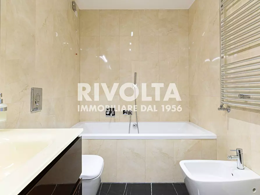 Immagine 24 di Attico in vendita  in Viale Giorgio Ribotta a Roma