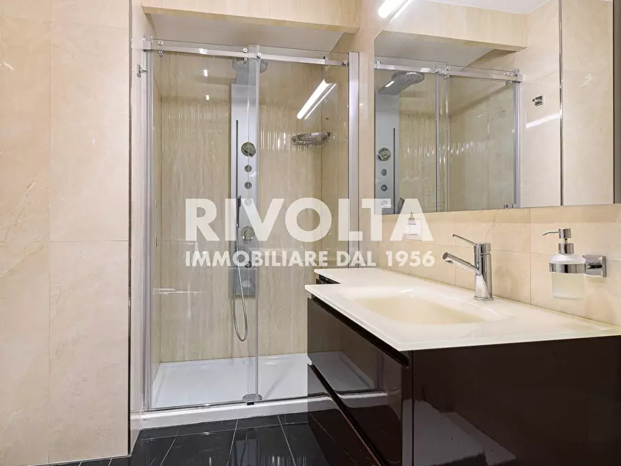 Immagine 25 di Attico in vendita  in Viale Giorgio Ribotta a Roma