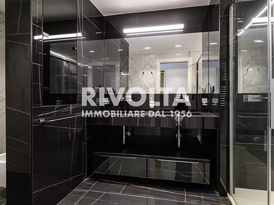 Immagine 31 di Attico in vendita  in Viale Giorgio Ribotta a Roma