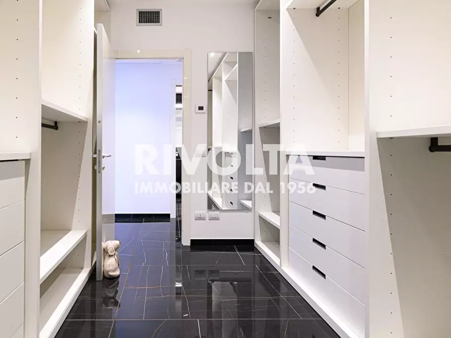 Immagine 36 di Attico in vendita  in Viale Giorgio Ribotta a Roma