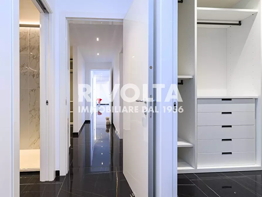 Immagine 37 di Attico in vendita  in Viale Giorgio Ribotta a Roma