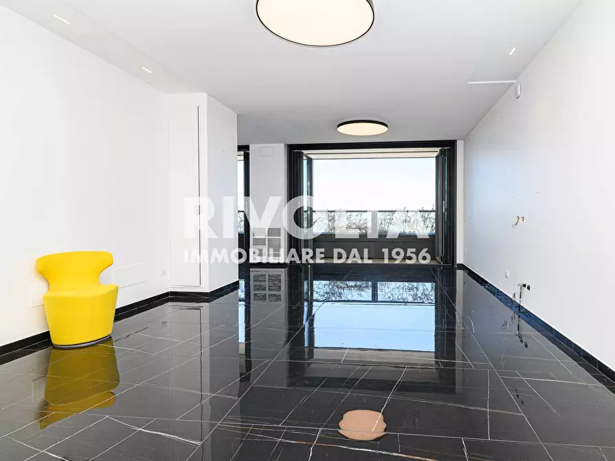 Immagine 39 di Attico in vendita  in Viale Giorgio Ribotta a Roma