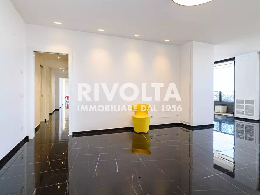 Immagine 40 di Attico in vendita  in Viale Giorgio Ribotta a Roma