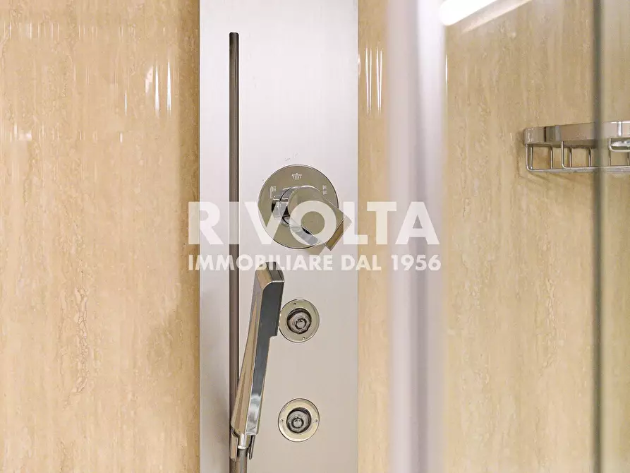 Immagine 53 di Attico in vendita  in Viale Giorgio Ribotta a Roma