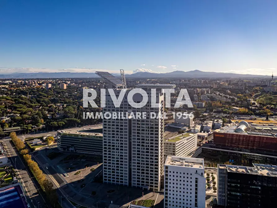 Immagine 3 di Appartamento in vendita  in Viale Giorgio Ribotta a Roma