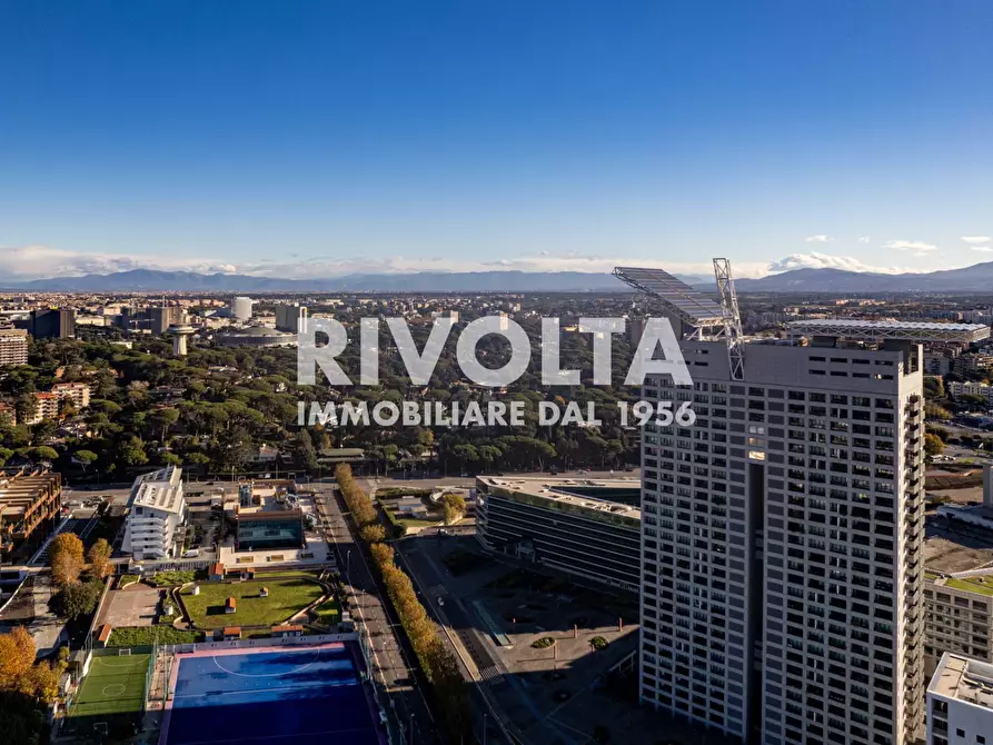 Immagine 4 di Appartamento in vendita  in Viale Giorgio Ribotta a Roma