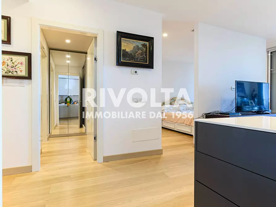 Immagine 20 di Appartamento in vendita  in Viale Giorgio Ribotta a Roma