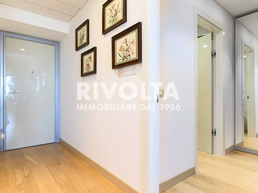 Immagine 21 di Appartamento in vendita  in Viale Giorgio Ribotta a Roma