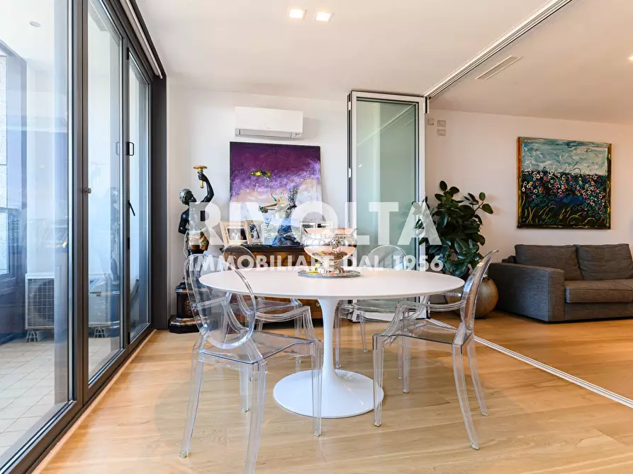 Immagine 1 di Appartamento in vendita  in Viale Giorgio Ribotta a Roma