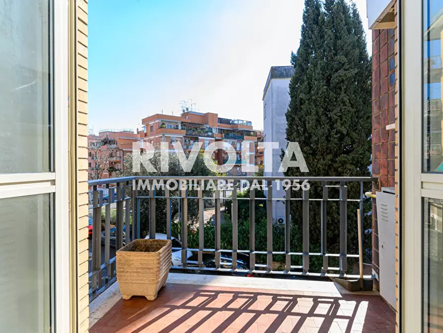 Immagine 45 di Appartamento in vendita  in Via Cesare Vigna a Roma