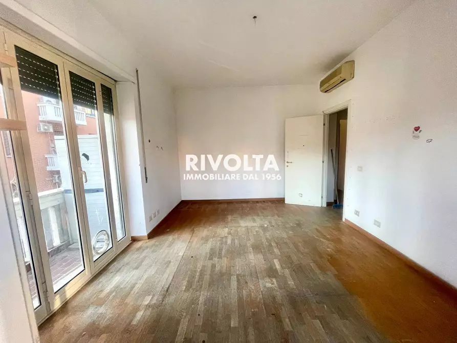 Immagine 21 di Appartamento in vendita  in Via Livorno a Roma