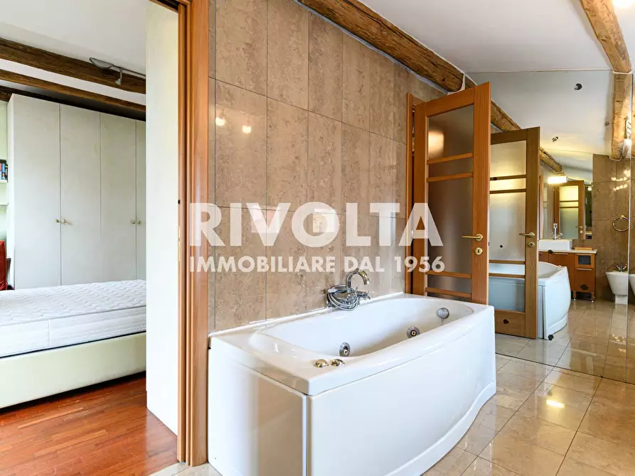 Immagine 22 di Appartamento in affitto  in Via Delle Quattro Fontane a Roma