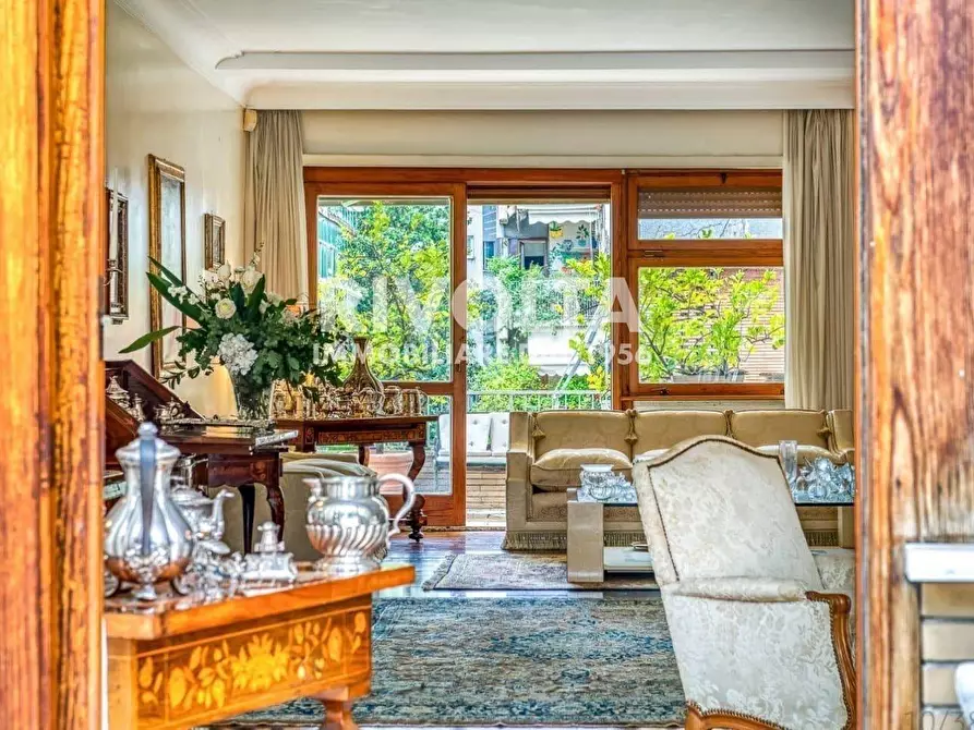 Immagine 24 di Attico in vendita  in Via Dei Monti Parioli a Roma