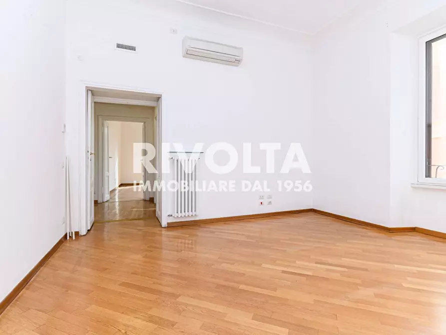 Immagine 32 di Ufficio in affitto  in via Toscana a Roma
