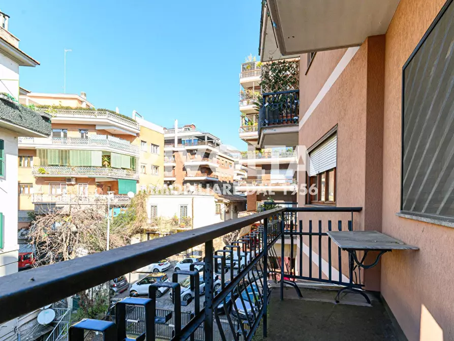 Immagine 26 di Appartamento in vendita  in Via Antonio Serra a Roma