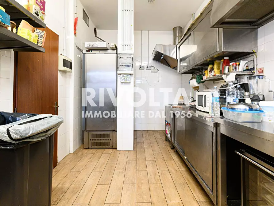 Immagine 8 di Attività commerciale in vendita  in Largo Agostino Gemelli a Roma