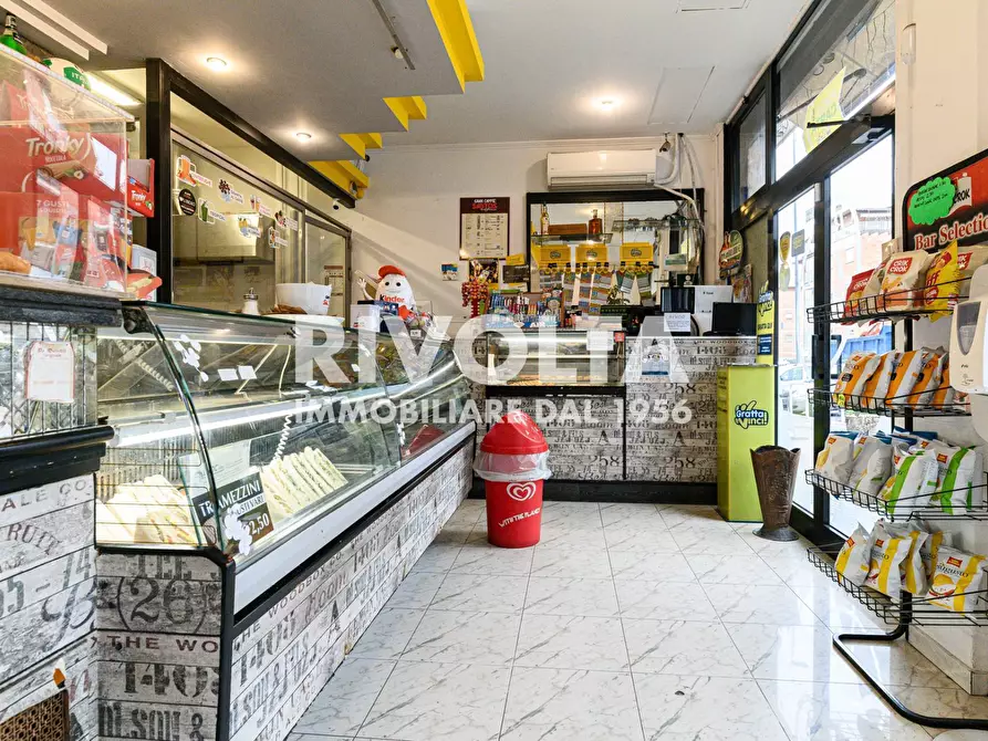 Immagine 16 di Attività commerciale in vendita  in Largo Agostino Gemelli a Roma