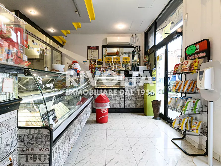 Immagine 17 di Attività commerciale in vendita  in Largo Agostino Gemelli a Roma