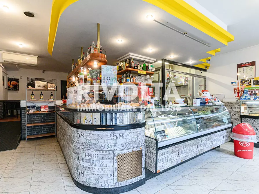 Immagine 21 di Attività commerciale in vendita  in Largo Agostino Gemelli a Roma