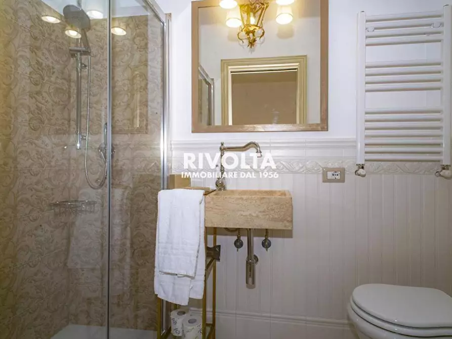 Immagine 38 di Villa in vendita  in Via Della Merluzza a Roma