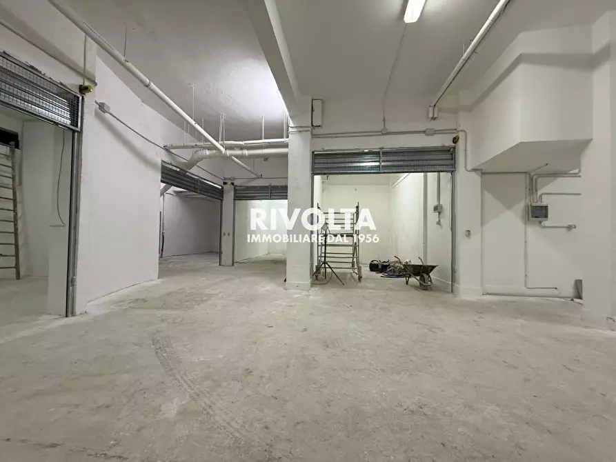 Immagine 3 di Box auto in vendita  in Via Torriglia a Roma