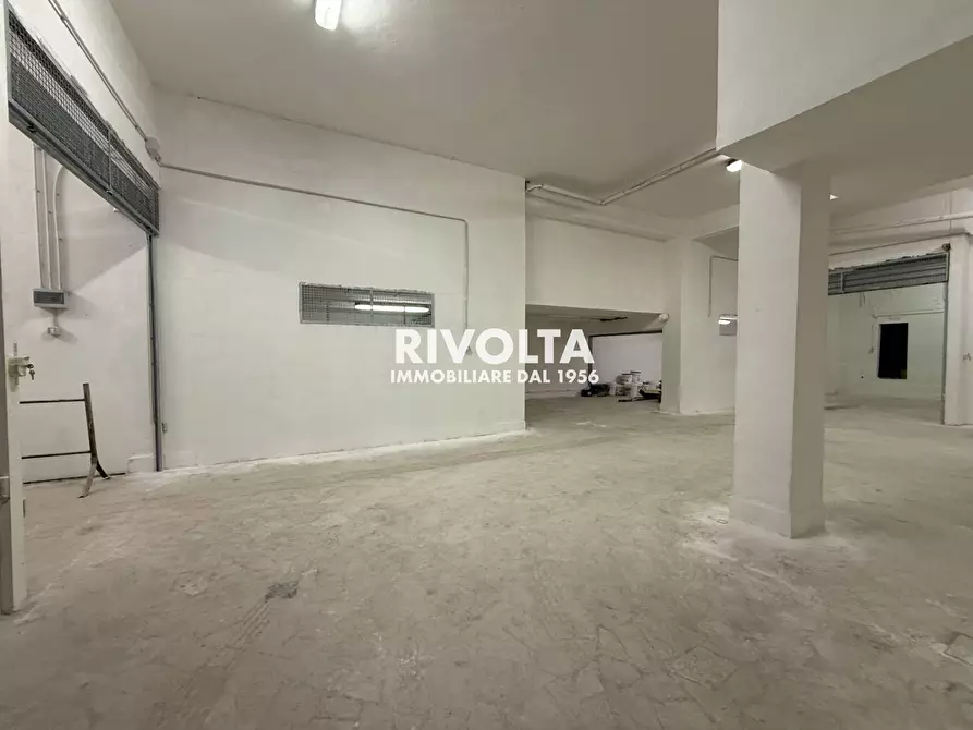 Immagine 1 di Box auto in vendita  in Via Torriglia a Roma