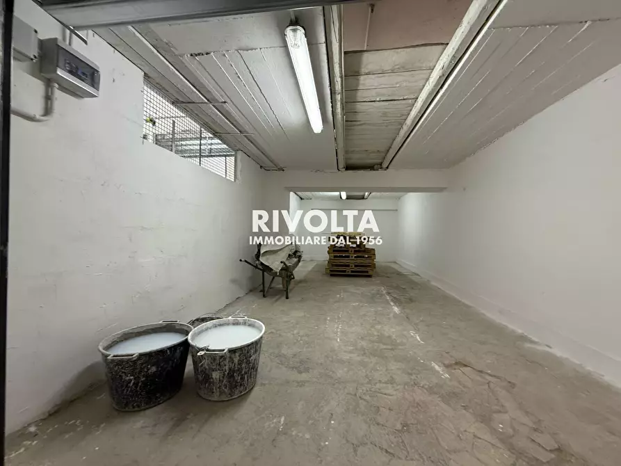 Immagine 14 di Box auto in vendita  in Via Torriglia a Roma