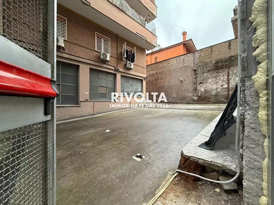 Immagine 27 di Box auto in vendita  in Via Torriglia a Roma