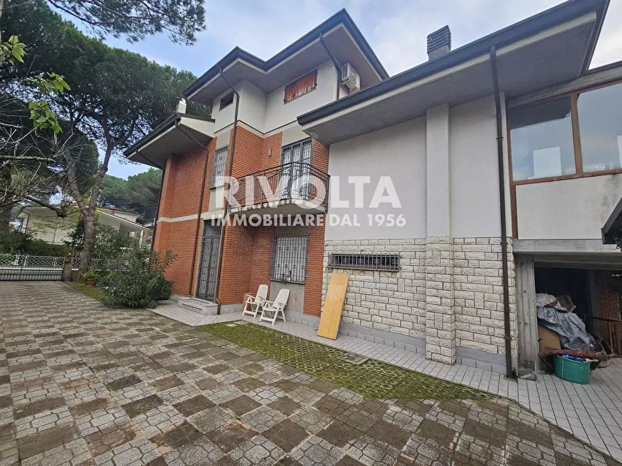 Immagine 2 di Villa in vendita  in Viale Antonio Gramsci a Cervia