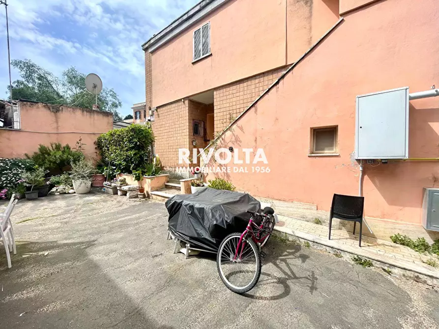 Immagine 3 di Appartamento in vendita  in vibio mariano a Roma