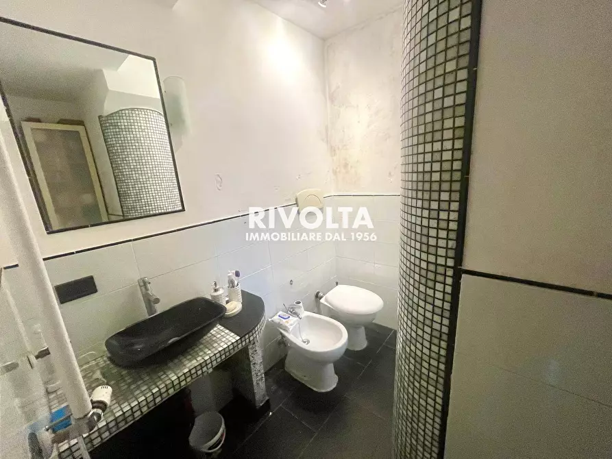 Immagine 13 di Appartamento in vendita  in vibio mariano a Roma