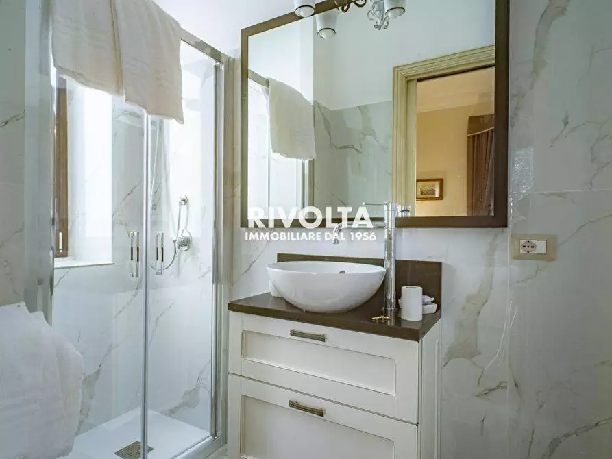 Immagine 34 di Villa in affitto  in Via Della Merluzza a Roma