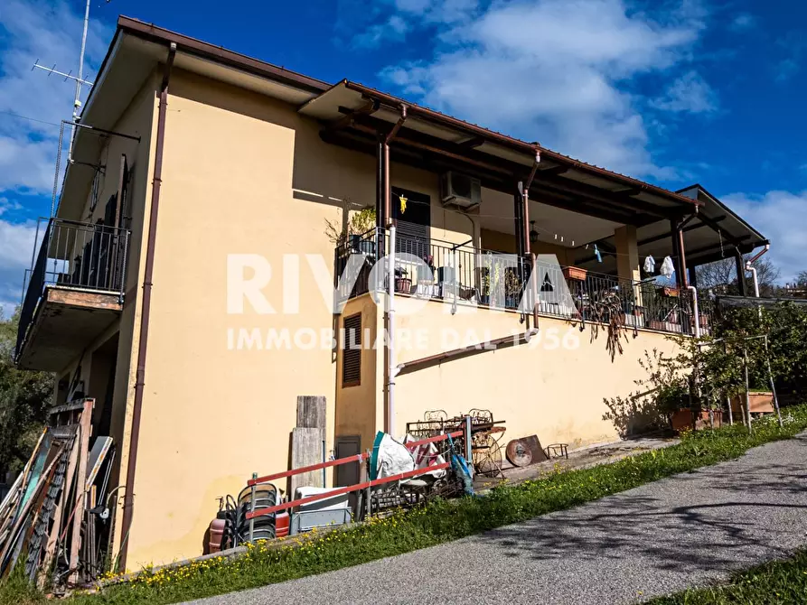 Immagine 41 di Villa in vendita  in via roma a Forano