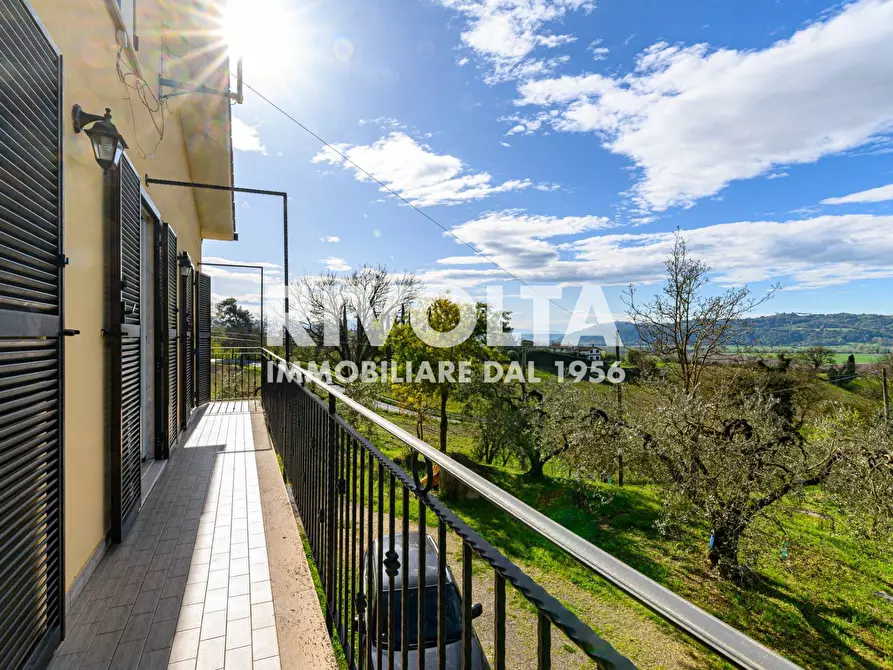 Immagine 51 di Villa in vendita  in via roma a Forano