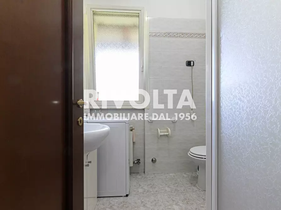 Immagine 25 di Villa in vendita  in via roma a Forano