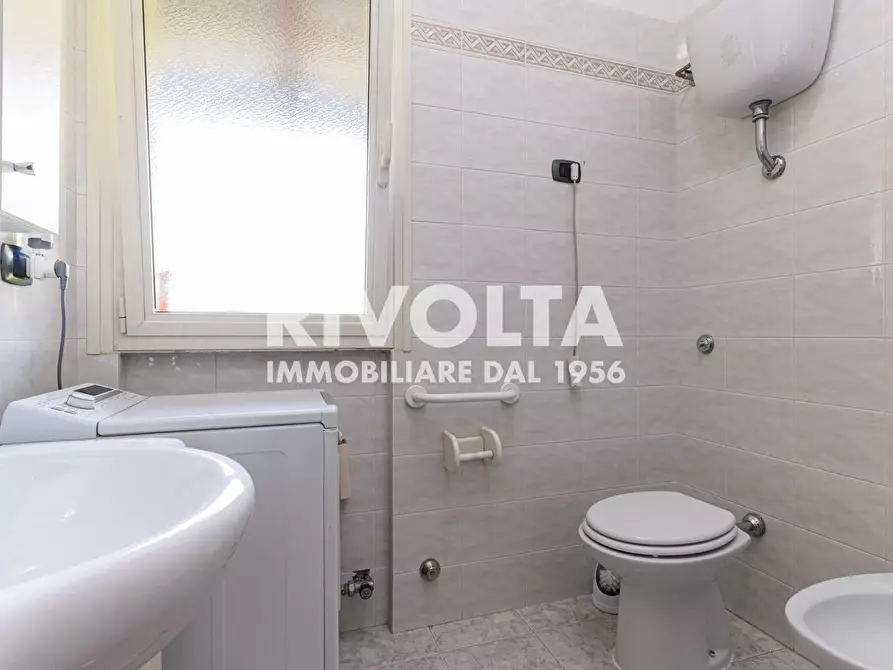 Immagine 29 di Villa in vendita  in via roma a Forano