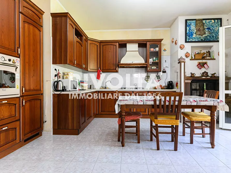 Immagine 6 di Villa in vendita  in via roma a Forano