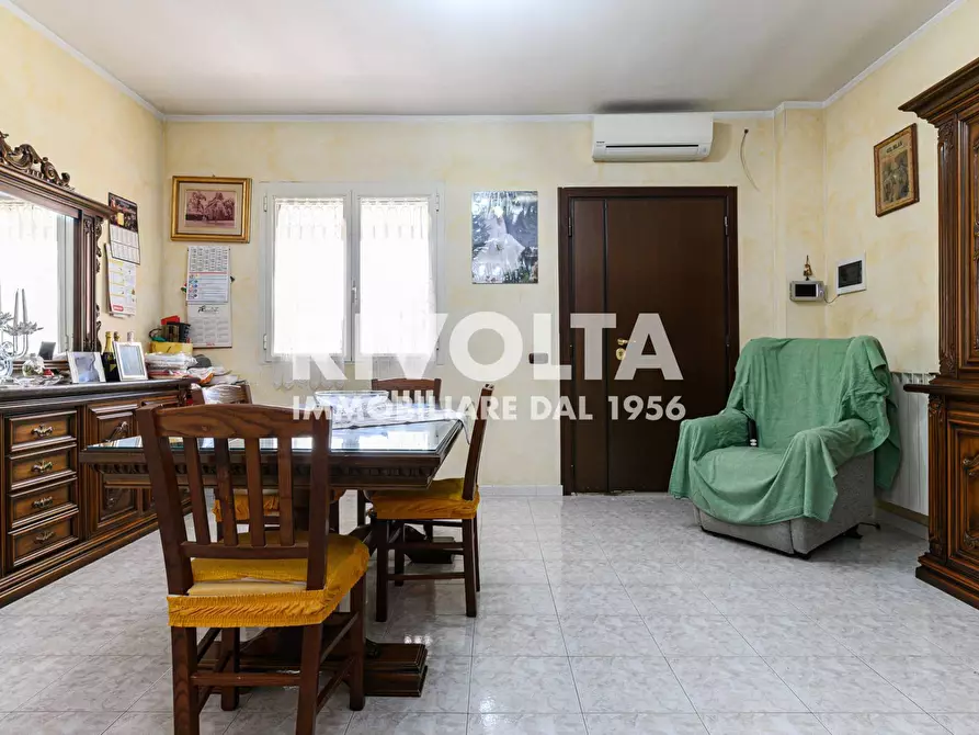 Immagine 3 di Villa in vendita  in via roma a Forano