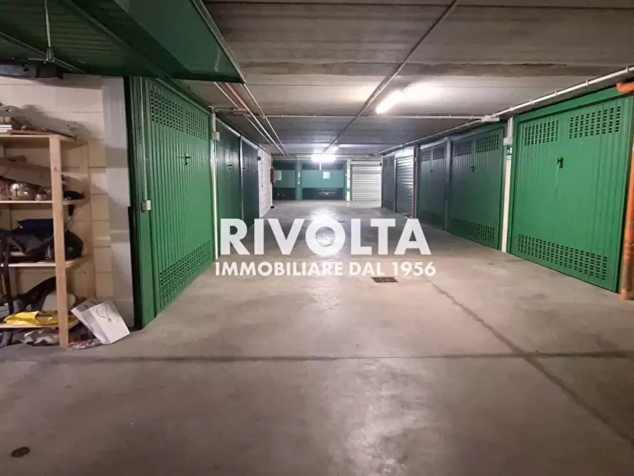 Immagine 5 di Box auto in vendita  in Via Angelo Di Pietro a Roma