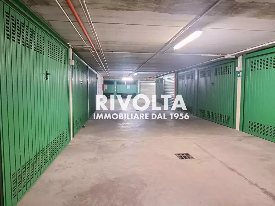 Immagine 8 di Box auto in vendita  in Via Angelo Di Pietro a Roma