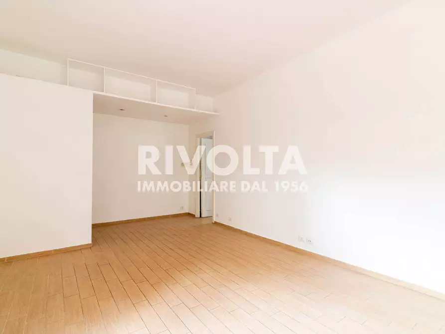 Immagine 4 di Appartamento in vendita  in Via Andrea Giardina a Roma
