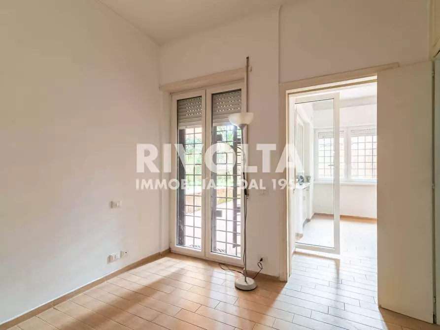 Immagine 7 di Appartamento in vendita  in Via Andrea Giardina a Roma