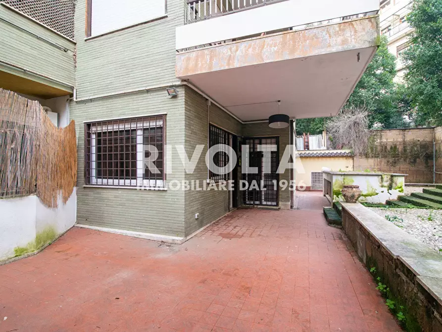 Immagine 9 di Appartamento in vendita  in Via Andrea Giardina a Roma