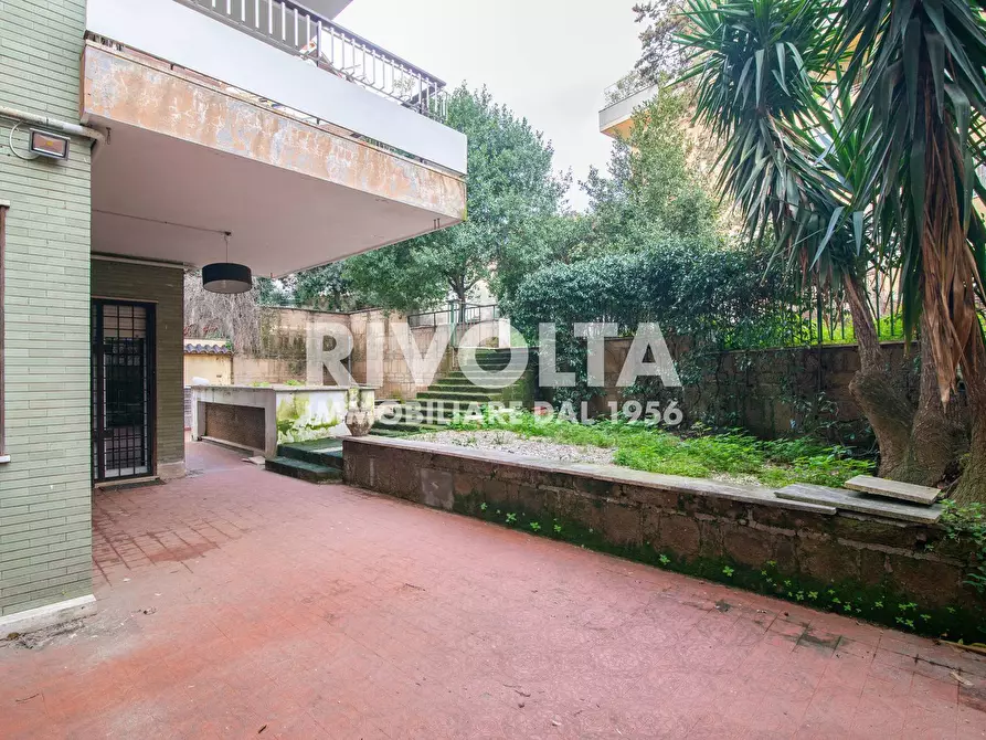 Immagine 10 di Appartamento in vendita  in Via Andrea Giardina a Roma