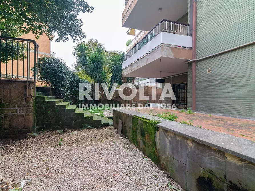 Immagine 12 di Appartamento in vendita  in Via Andrea Giardina a Roma