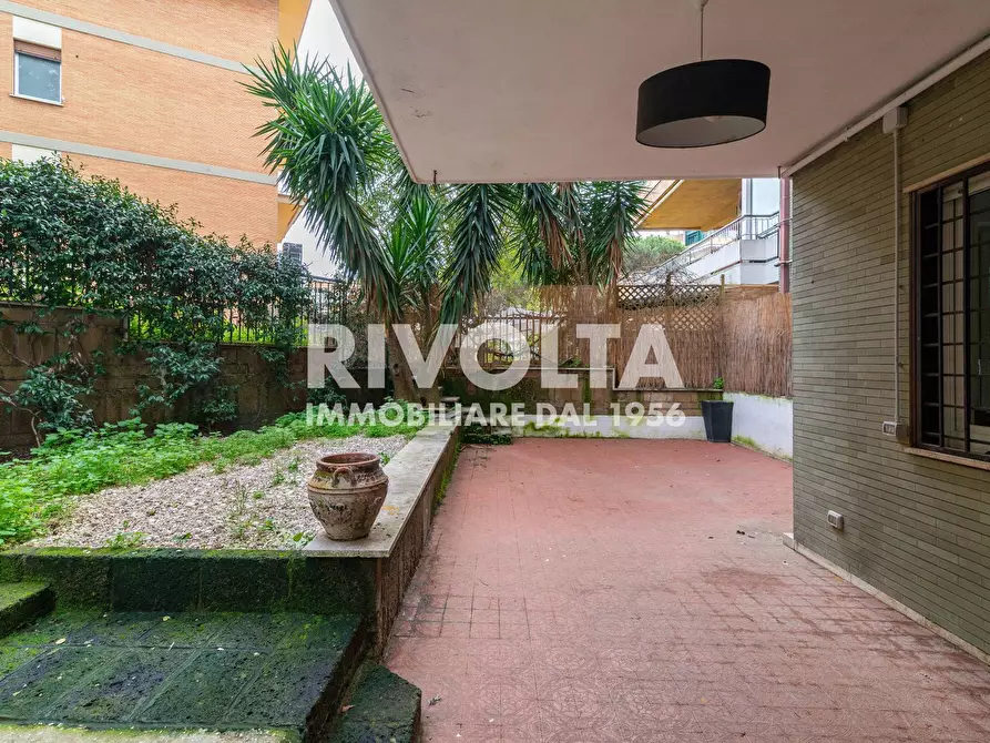Immagine 13 di Appartamento in vendita  in Via Andrea Giardina a Roma