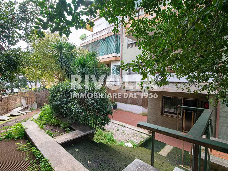 Immagine 15 di Appartamento in vendita  in Via Andrea Giardina a Roma