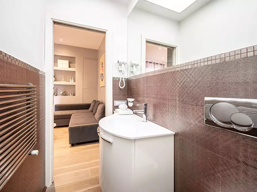 Immagine 40 di Appartamento in vendita  in Via Leone Iv a Roma