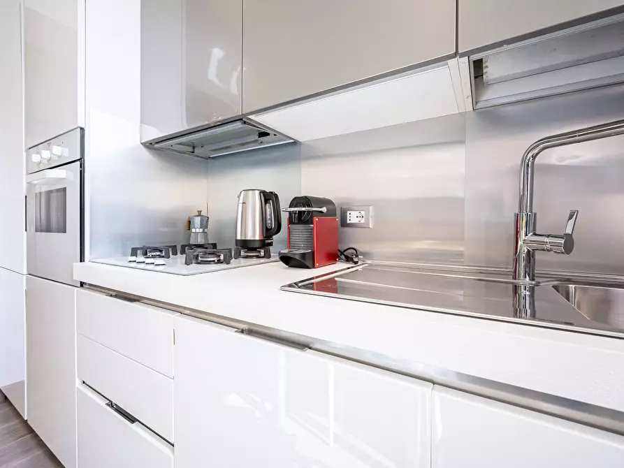 Immagine 30 di Appartamento in vendita  in Via Leone Iv a Roma