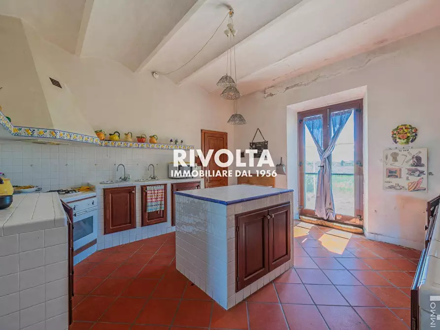 Immagine 9 di Rustico / casale in vendita  in con terreno in maremma a Magliano In Toscana